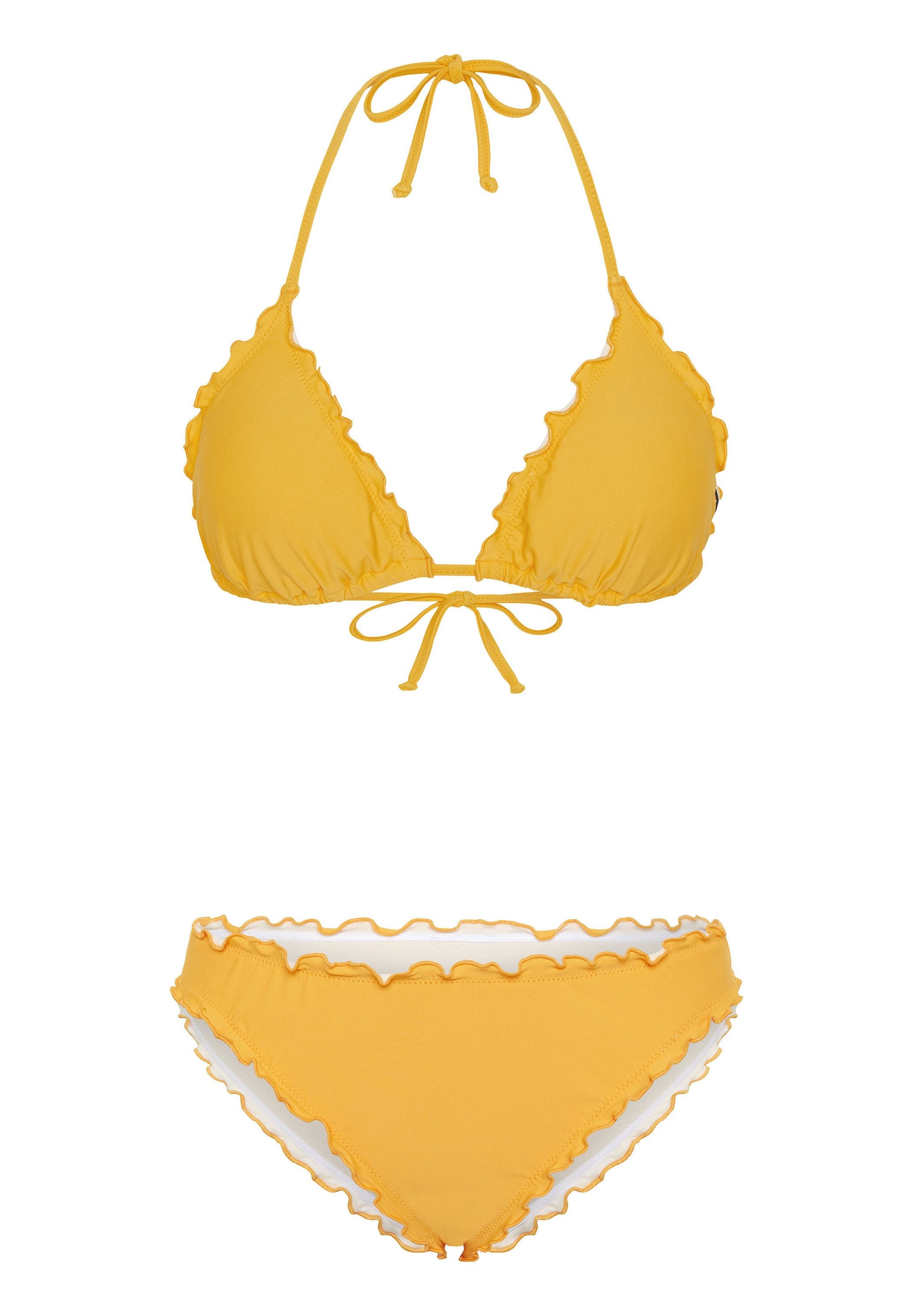 Gelbes Bikiniset mit einem dreieckigen Oberteil mit Rüschendetails und Bindebändern, kombiniert mit einem passenden Unterteil ebenfalls mit Rüschendetails.