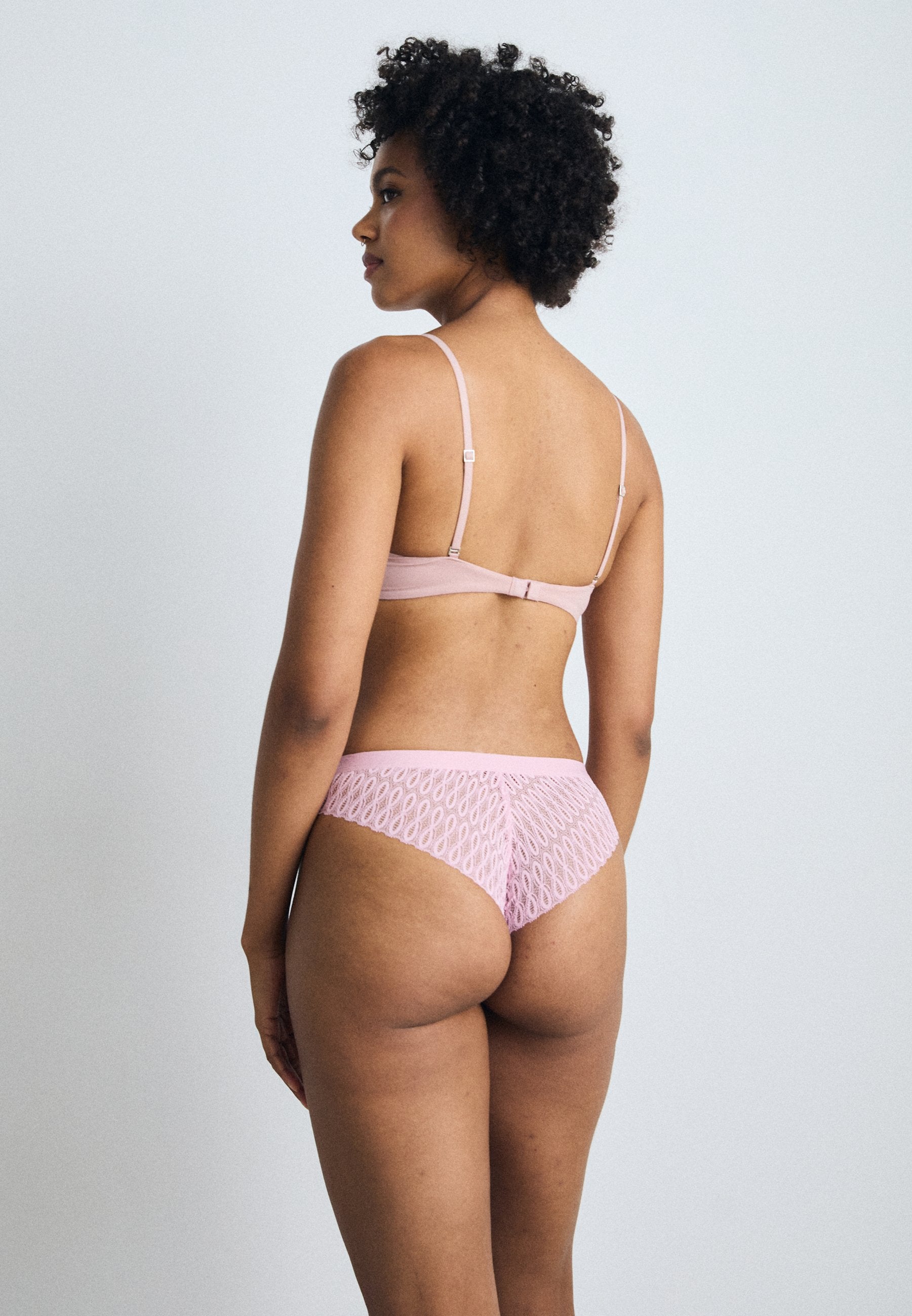 Triumph AURA SPOTLIGHT BRAZILIAN