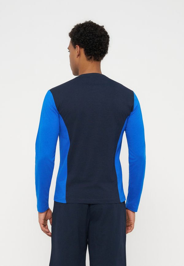 EA7 Emporio Armani