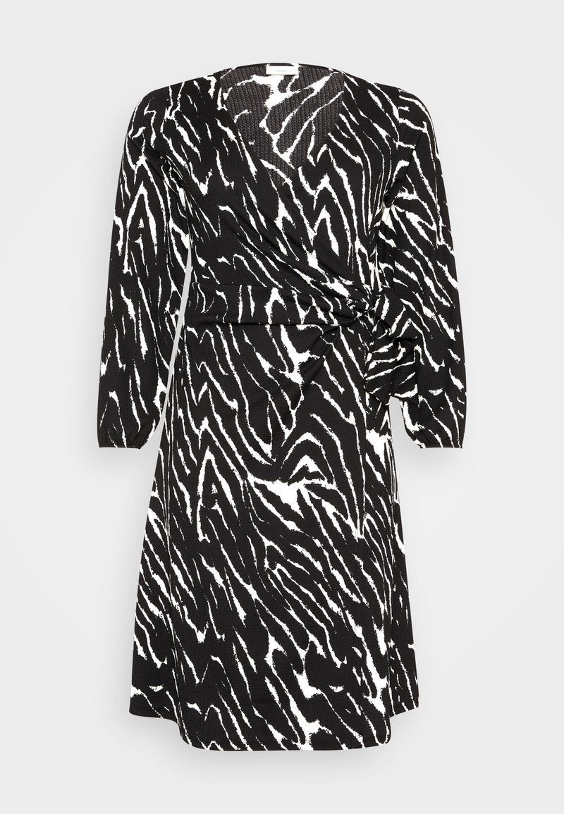 CARJOLA WRAP DRESS - ONLY Carmakoma - View 1