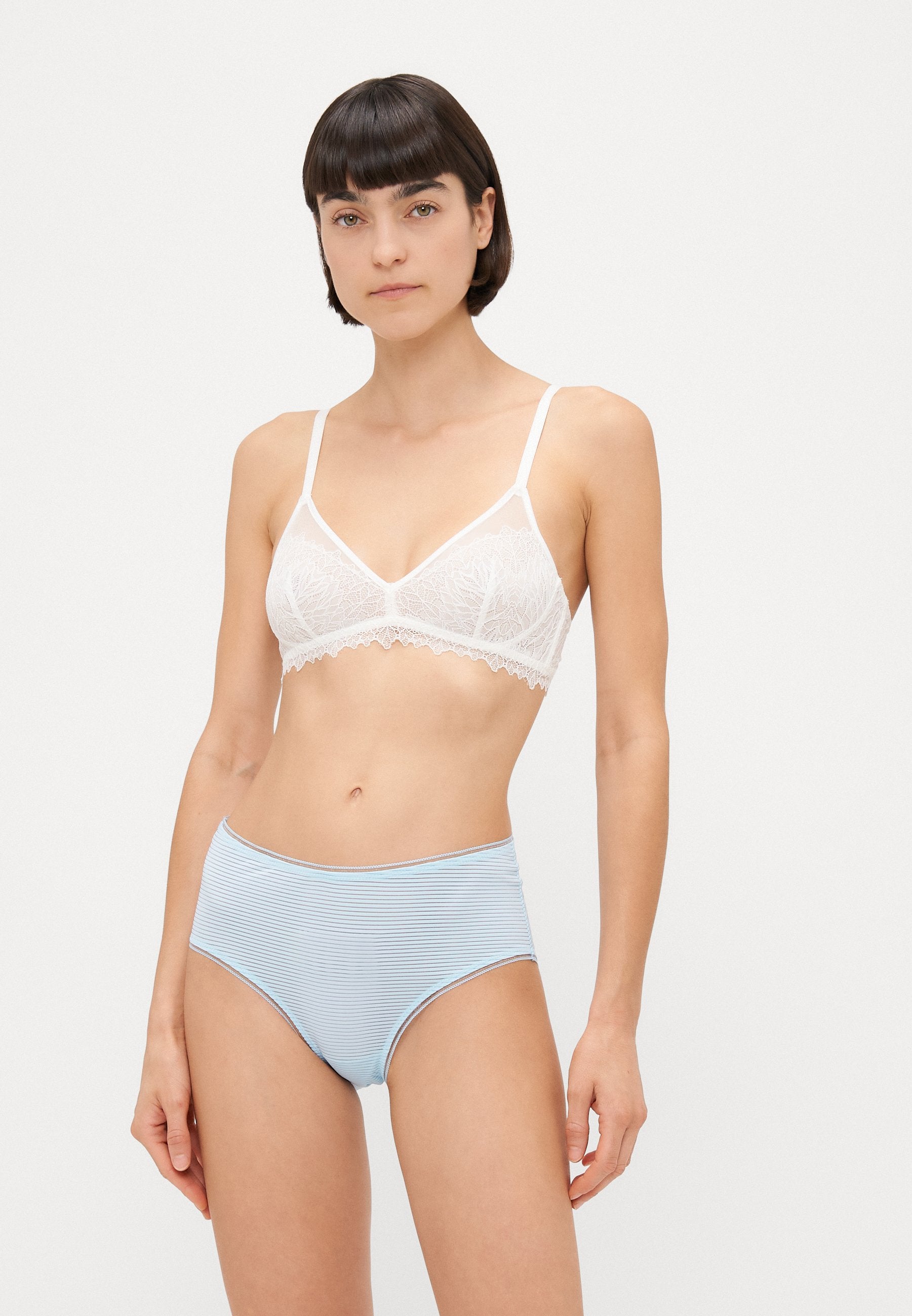 DIM HIGH WAISTED BRIEF