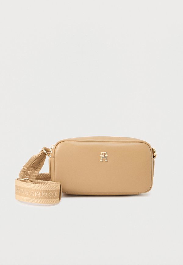 Tommy Hilfiger TH ESSENTIAL CAMERA BAG - Cross body bag - safari