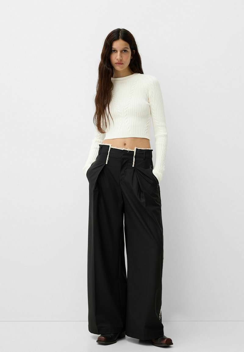 Bershka Strickpullover Media 1