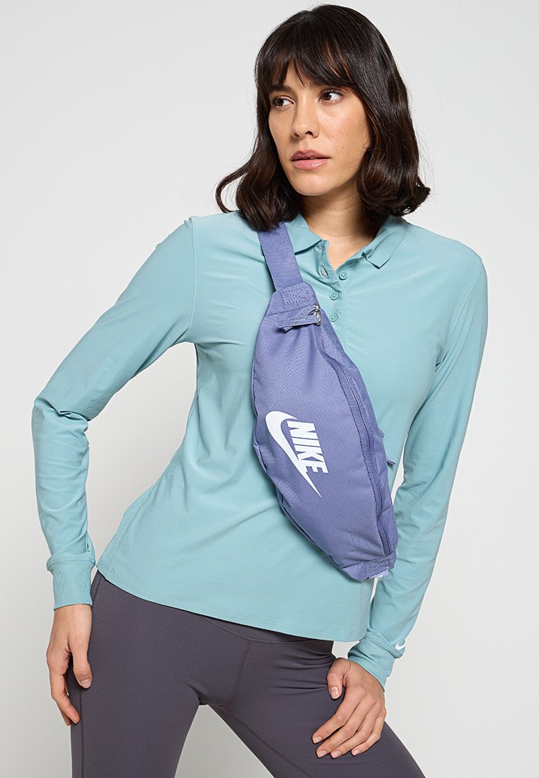 Nike Sportswear HERITAGE