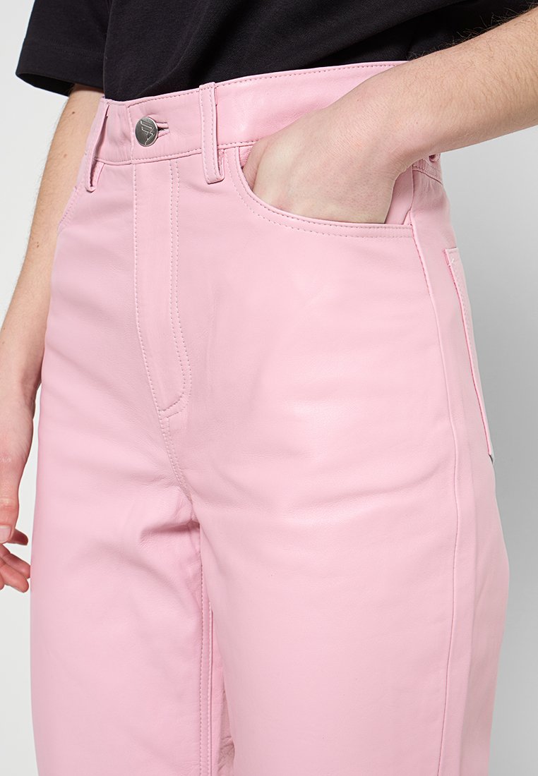 REMAIN REGULAR FIT