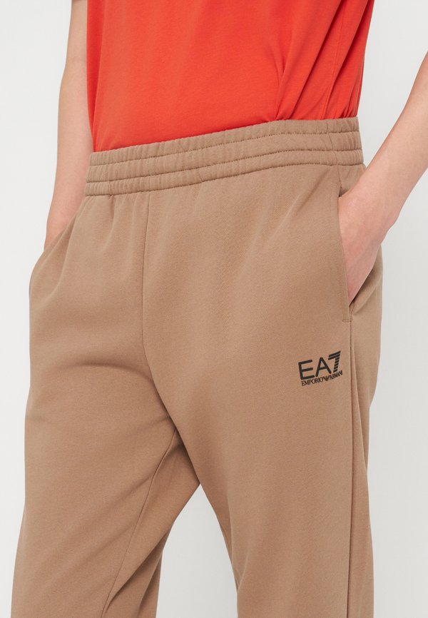 EA7 Emporio Armani