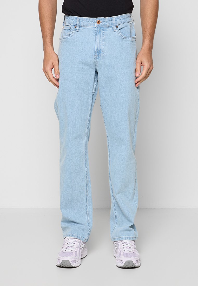 LOOSE FIT Media 1
