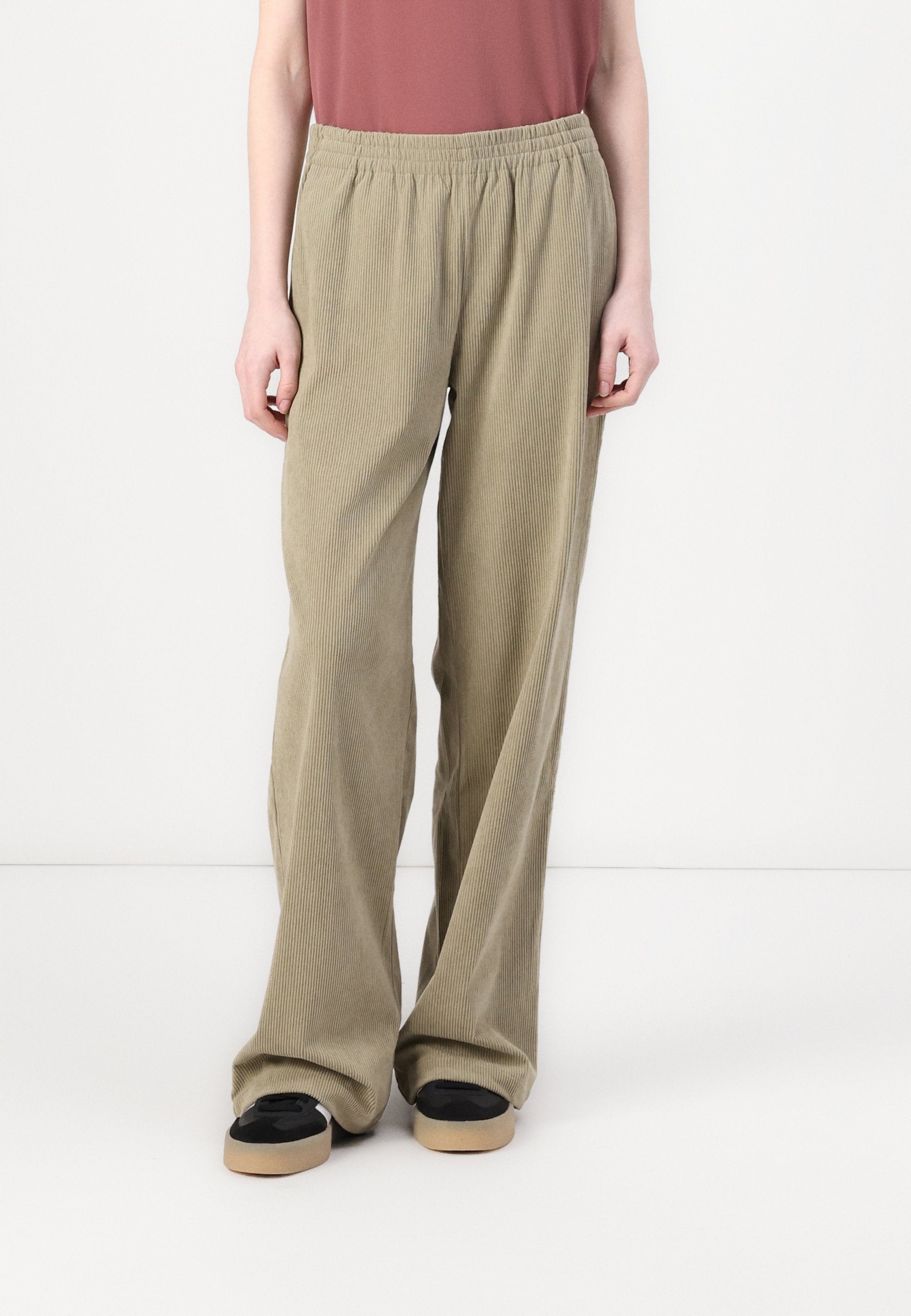 ONLLAVENDER PULL UP PANT Media 3
