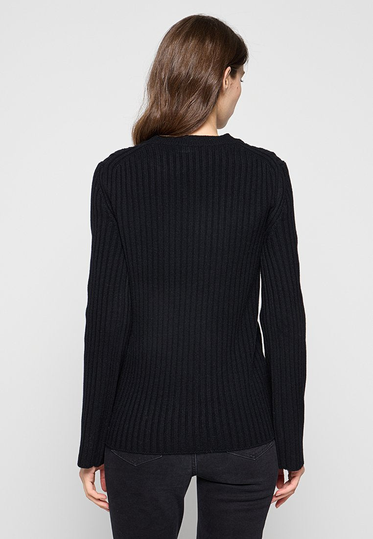 CLOSED CREW NECK LONG SLEEVE