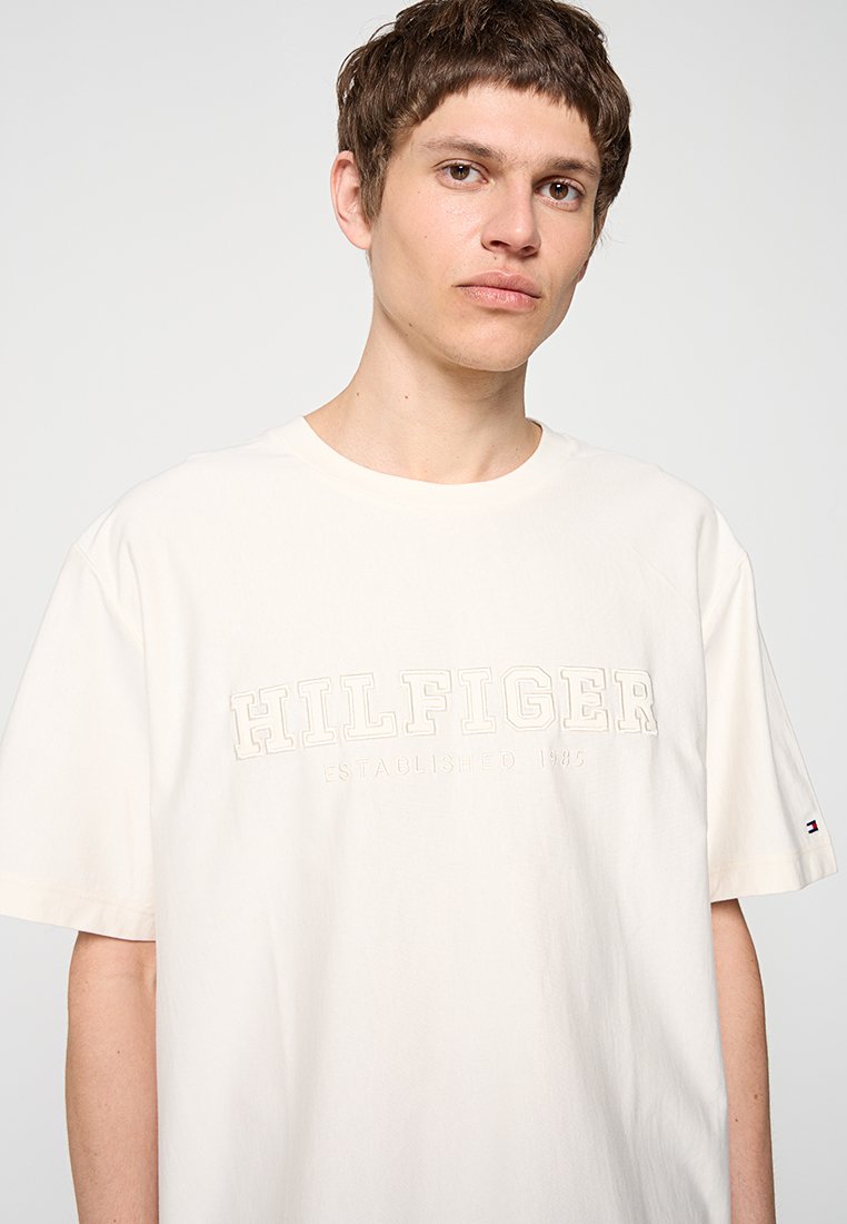 Tommy Hilfiger T-Shirt print Media 4
