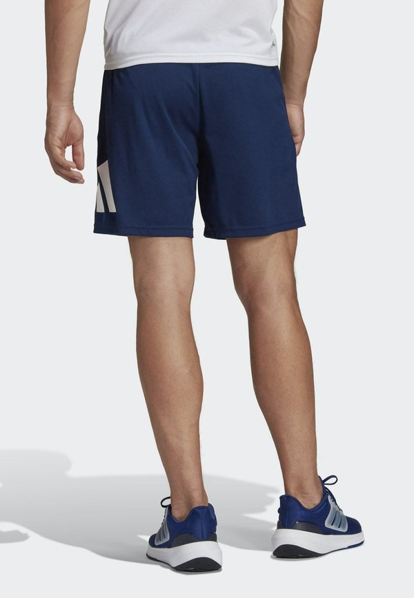 adidas Performance TRAIN ESSENTIALS LOGO