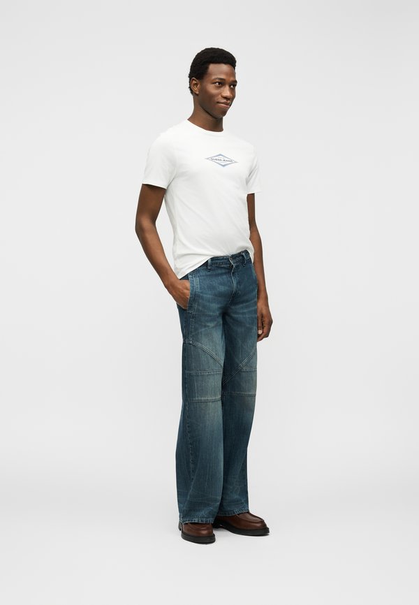 Guess Jeans SLIM DIAMOND TEE