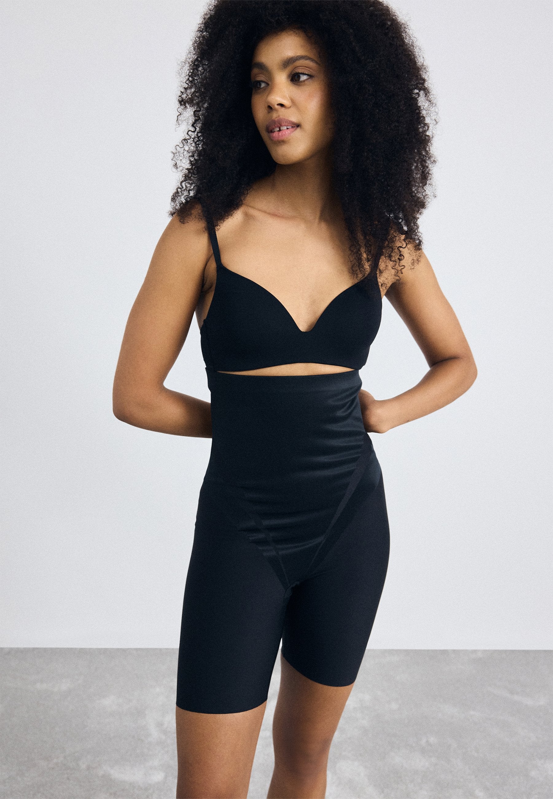Spanx ULTRA SCULPT MIDTHIGH