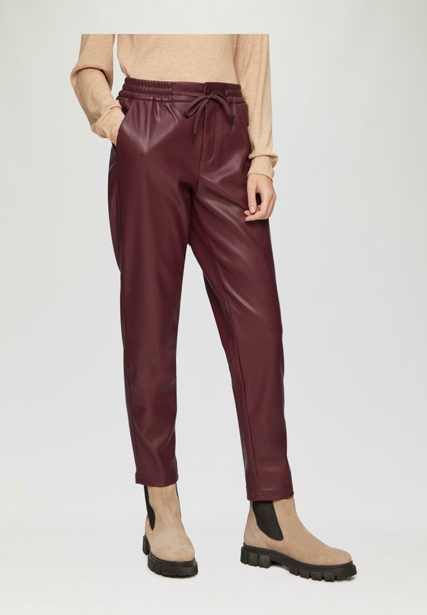 s.Oliver Trousers - rubinrot