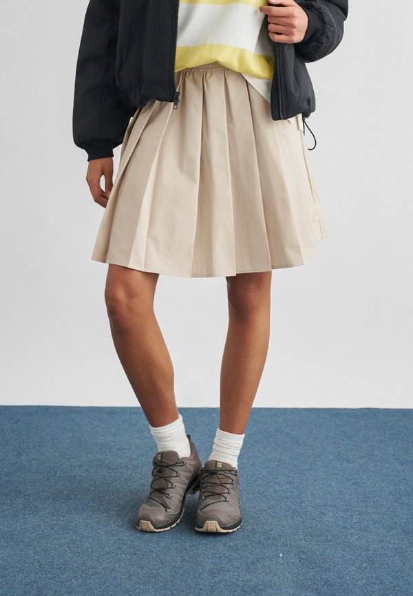 New Balance LUNAR NEW YEAR WOVEN SKIRT WESTERN