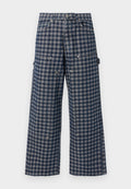 Weitere Hosen mit marineblauem und grauem Karomuster, Front- und Seitentaschen sowie einem Knopfverschluss in der Taille.
