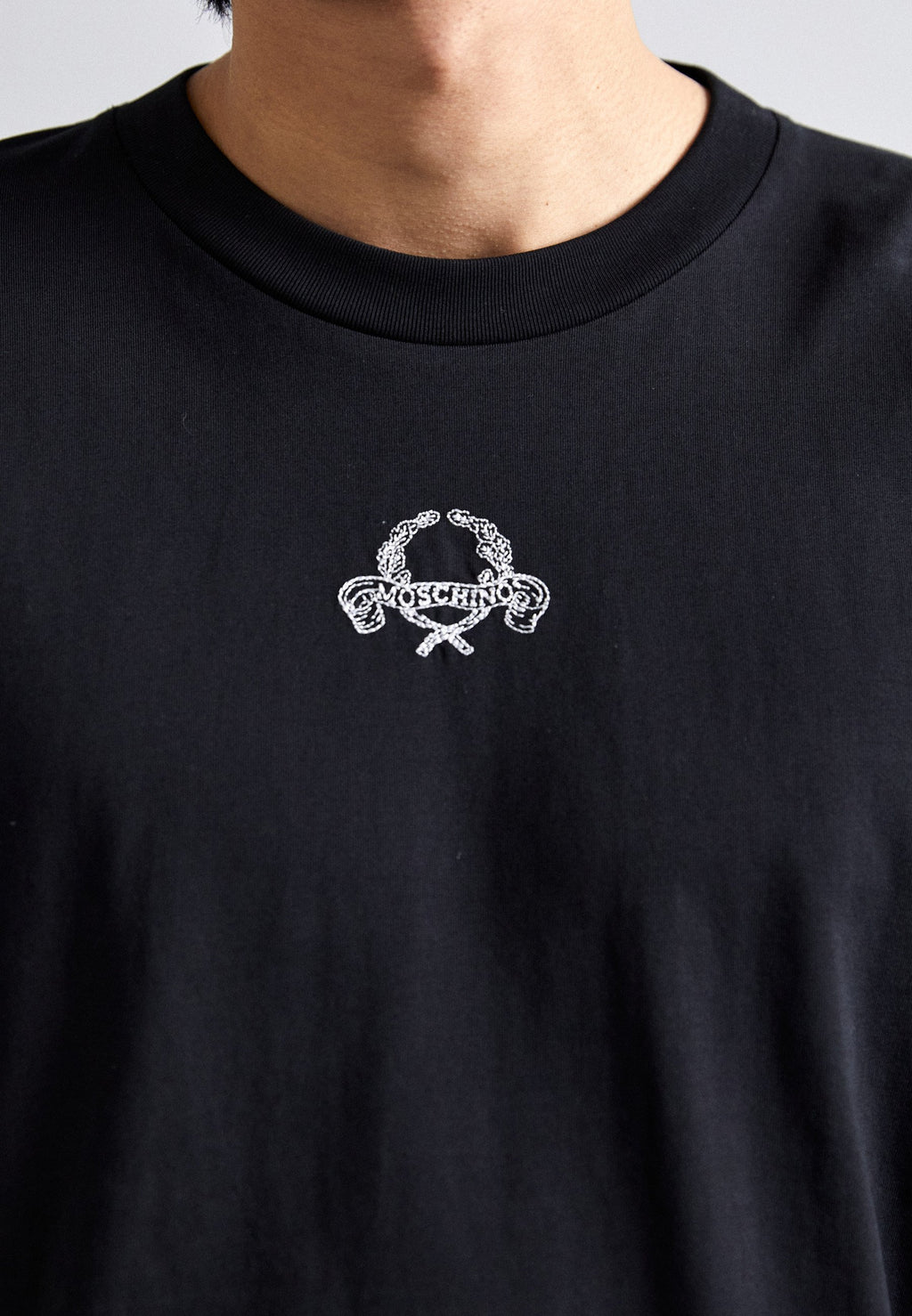 MOSCHINO LAUREL CROWN EMBLEM