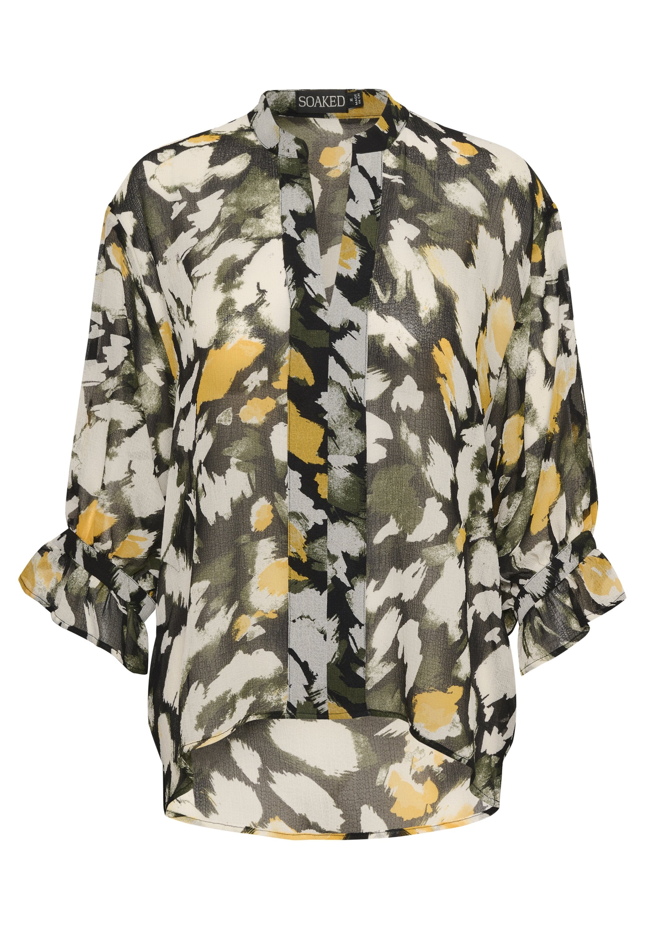 Bluse mit floralem Muster und gespaltenem Ausschnitt, in Grüntönen, Gelb und Grau. Lange, geknöpfte Ärmel mit lockerer Passform.