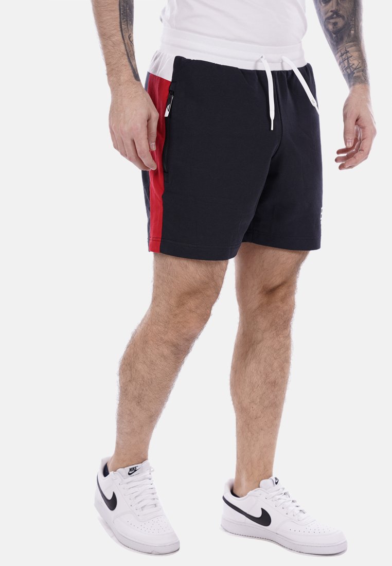 EA7 Emporio Armani Shorts Media 4