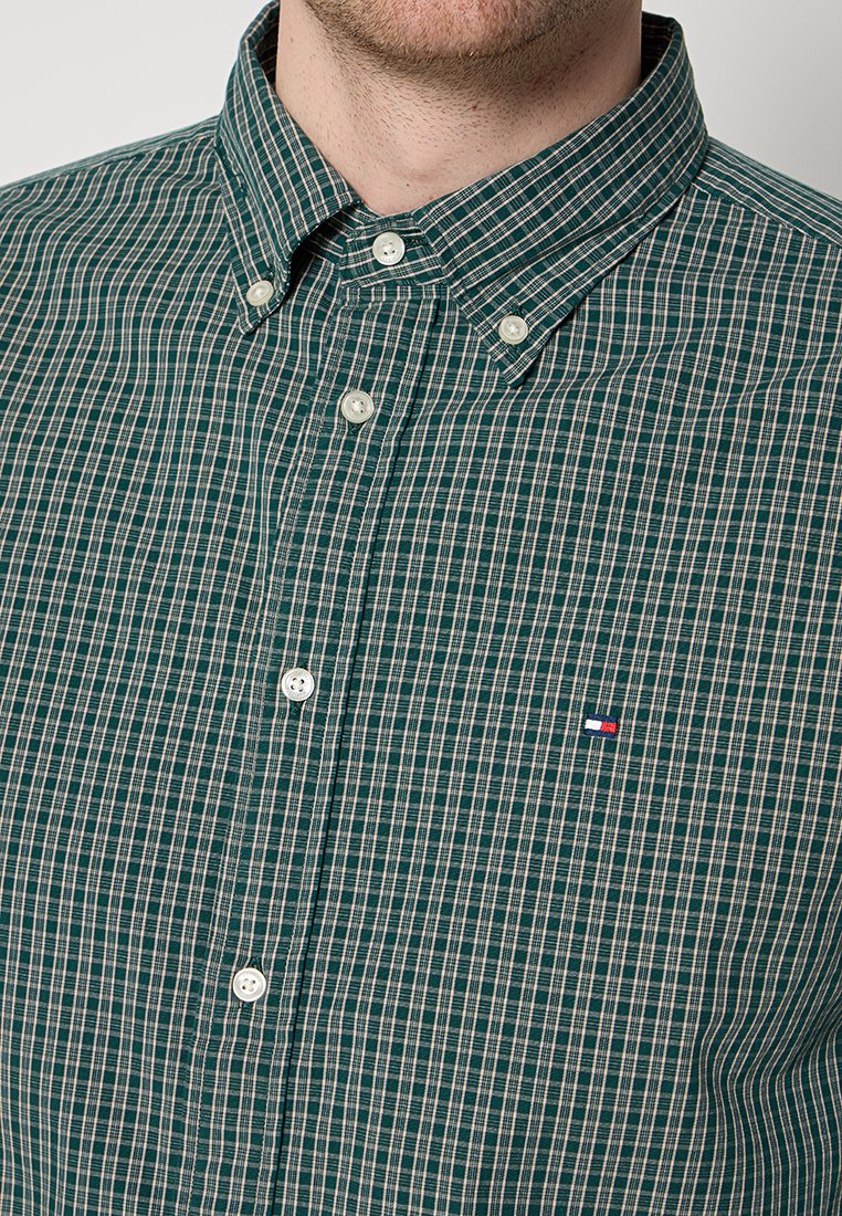 REGULAR FIT Media 2