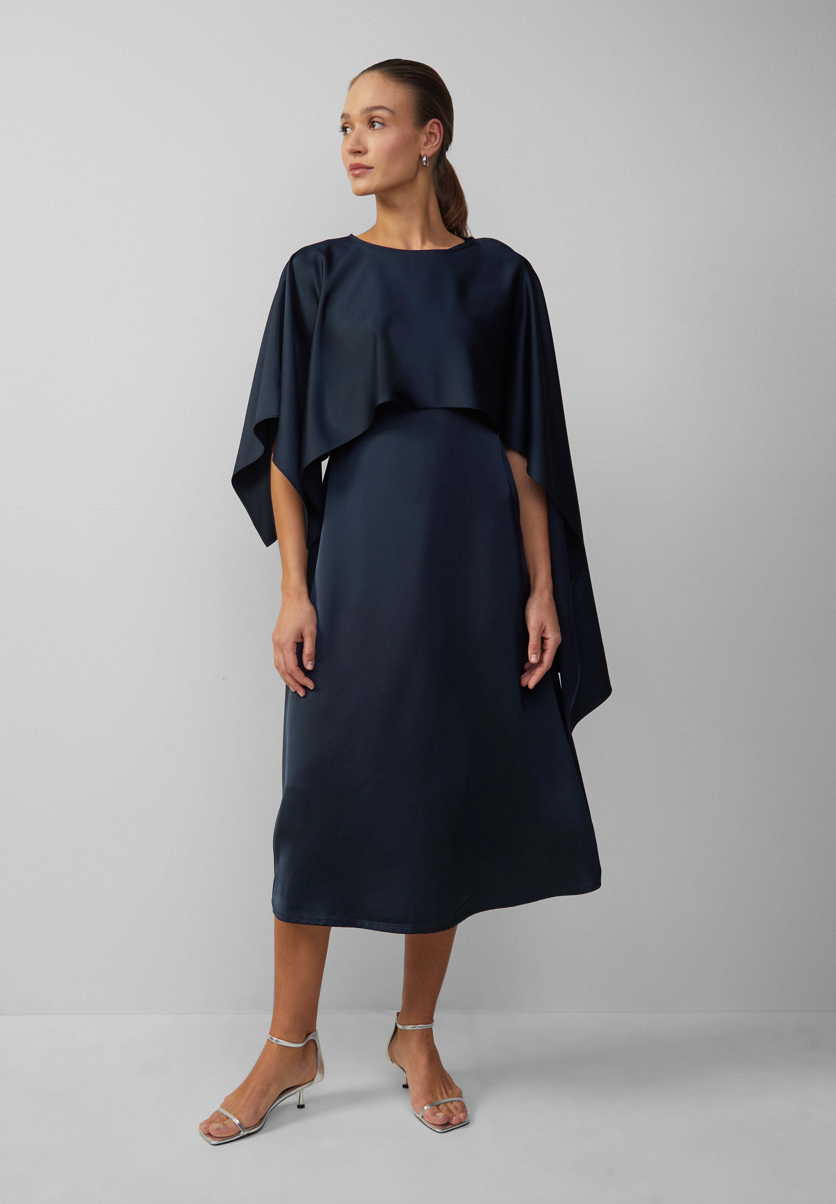 s.Oliver BLACK LABEL MIT ABNEHMBAREM SCHULTERTEIL