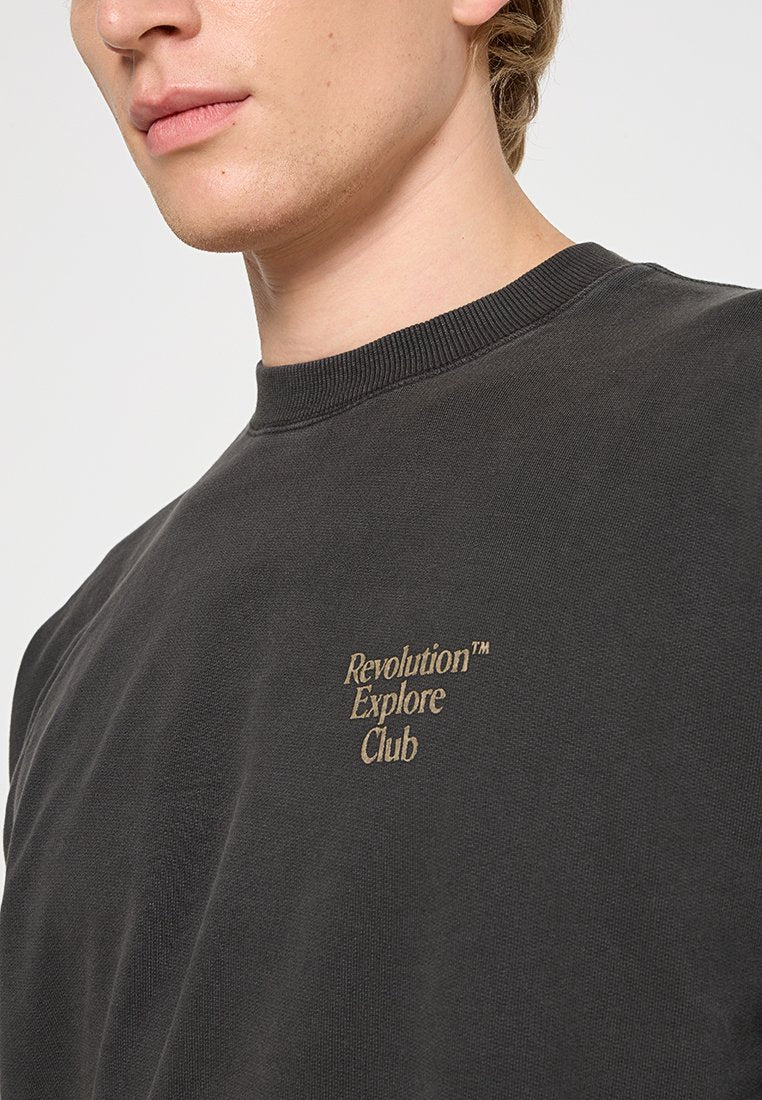 REVOLUTION LOOSE FIT