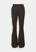 Schwarze Skihosen mit hoher Taille, zwei Knöpfen und seitlichen Reißverschlusstaschen. Der Stoff ist glatt mit einer leicht strukturierten Oberfläche.