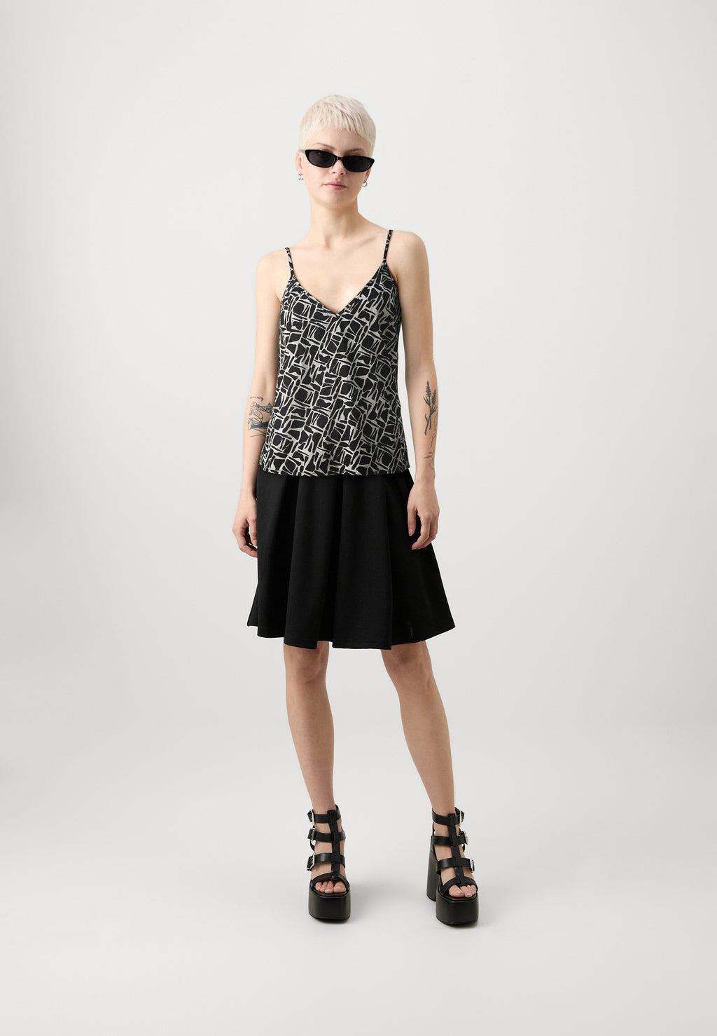 Vero Moda Petite VMPAGE V NECK SINGLET