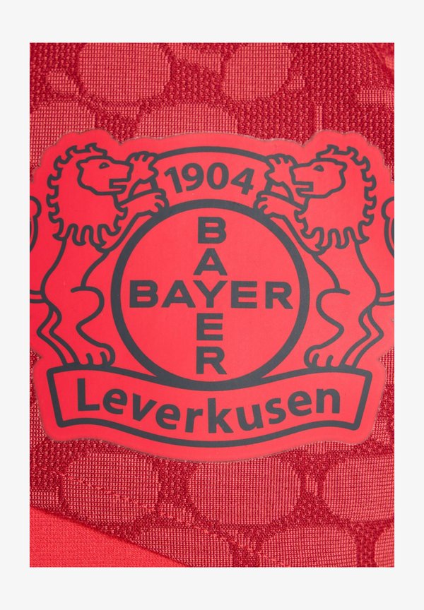 New Balance BAYER 04 MIDLAYER - Long sleeved top - scarlet