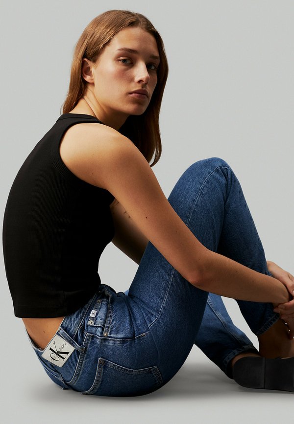 Calvin Klein Jeans MOM