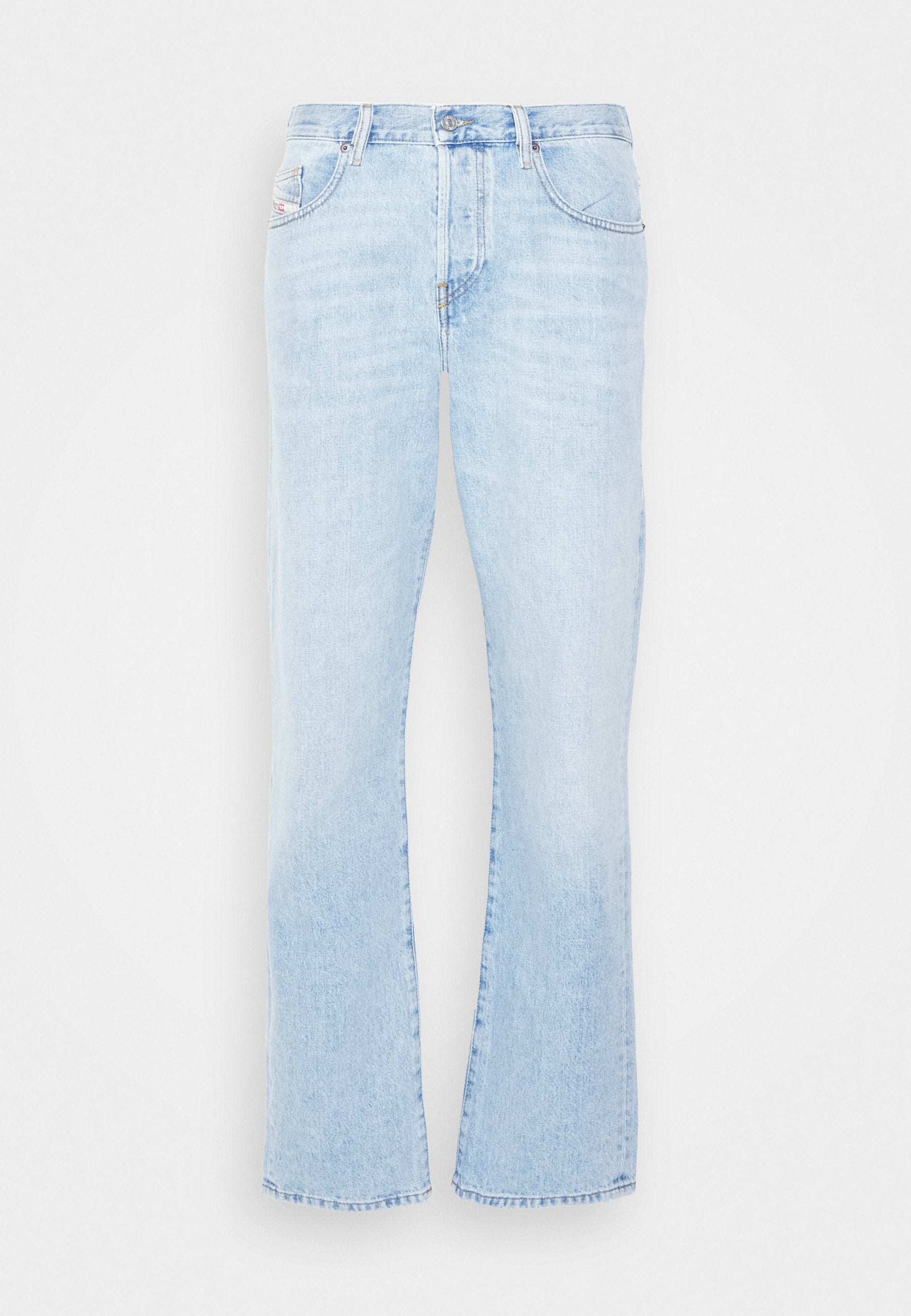 Himmelblaue Jeans mit weitem Schnitt und normalem Bund, vorderen Taschen und einer strukturierten Oberfläche. Used-Effekte in der Nähe des Saums.