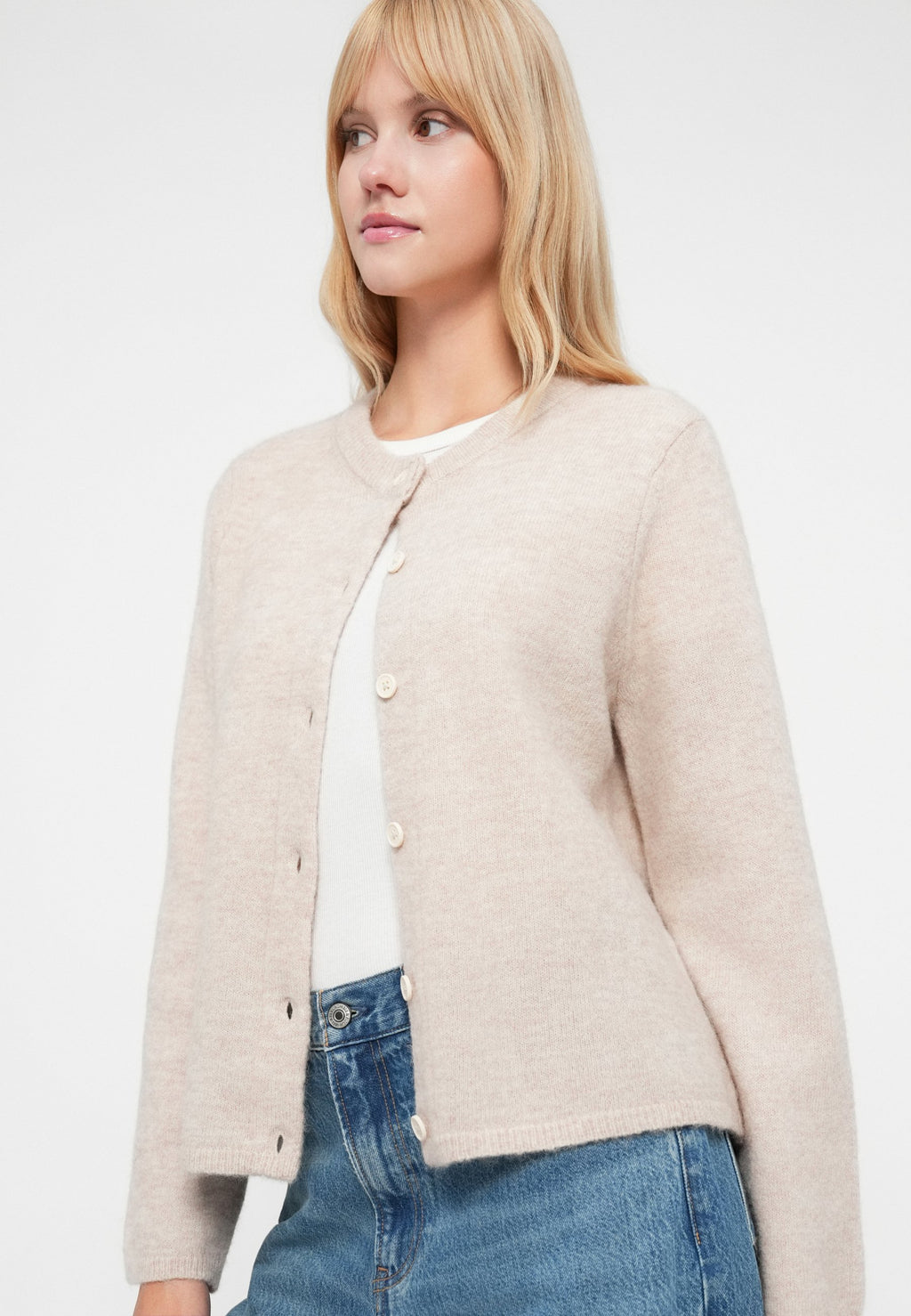 Abercrombie & Fitch MEDIUM CLEAN LOOSE