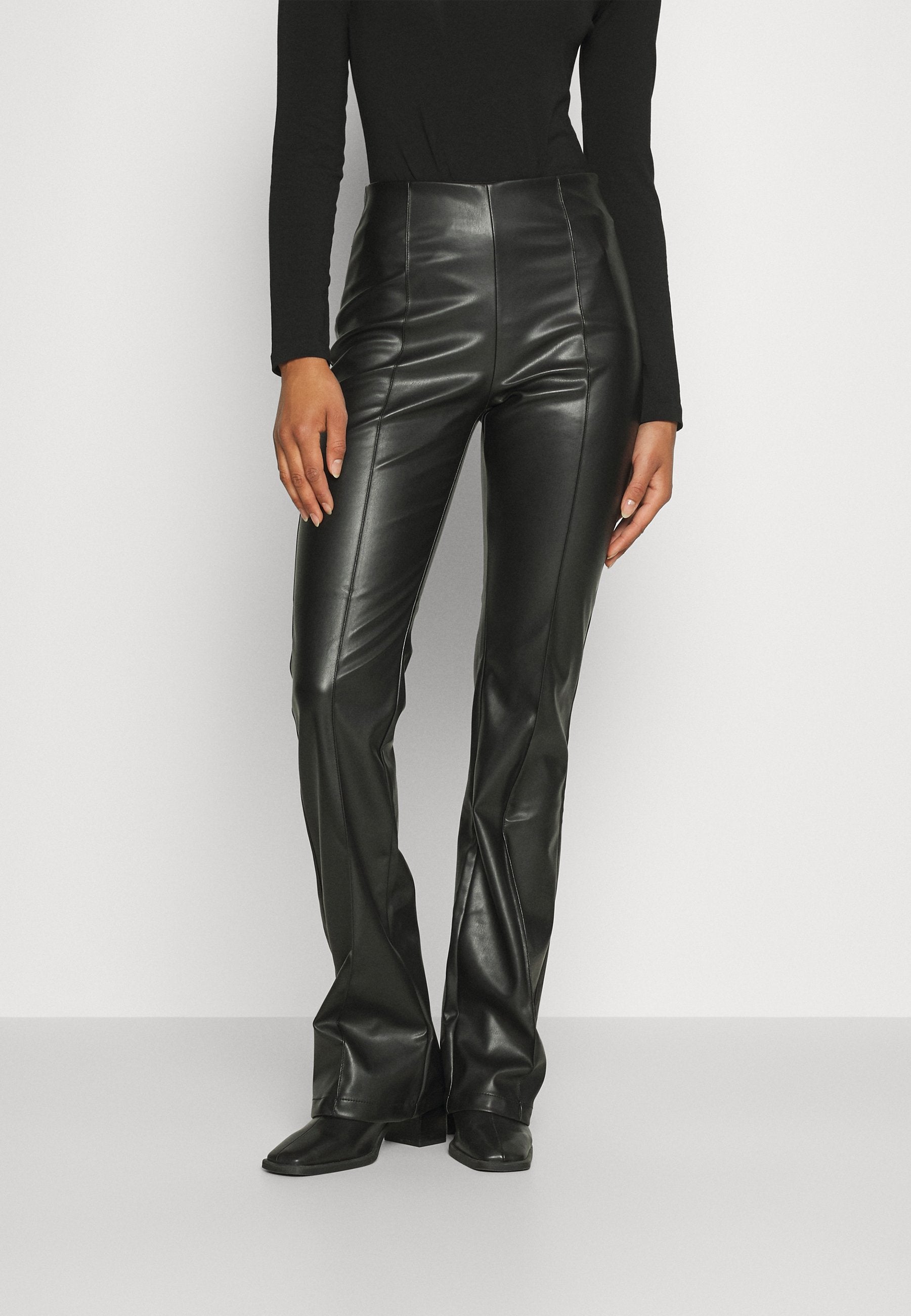 ONLIDINA FLARE PANT Media 3
