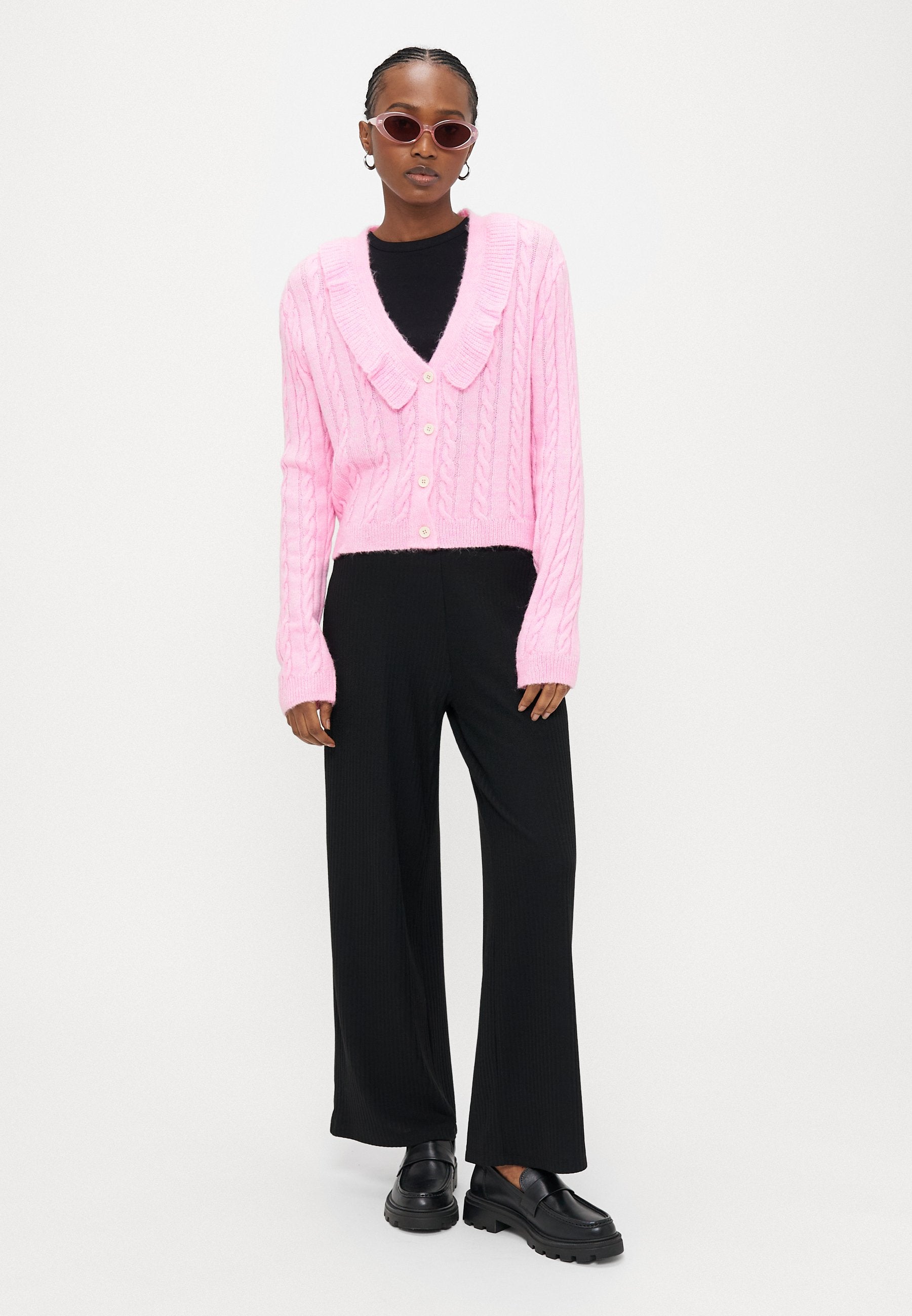ONLVIRA V NECK BUTTON Media 2
