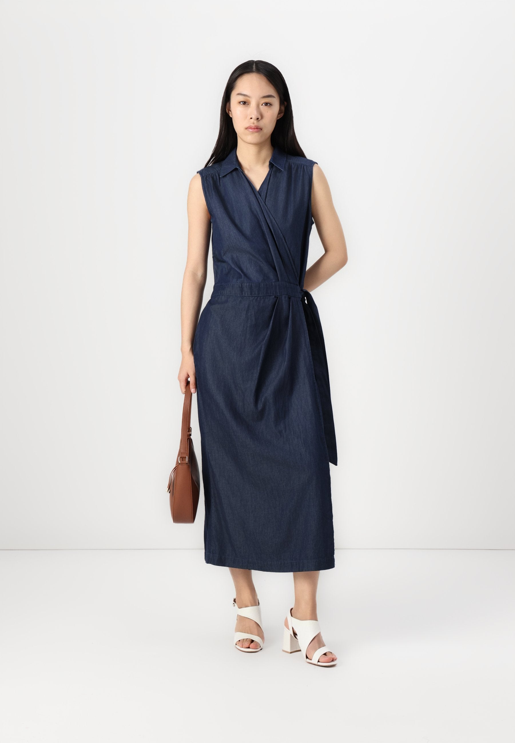 Esprit Jeanskleid Media 2