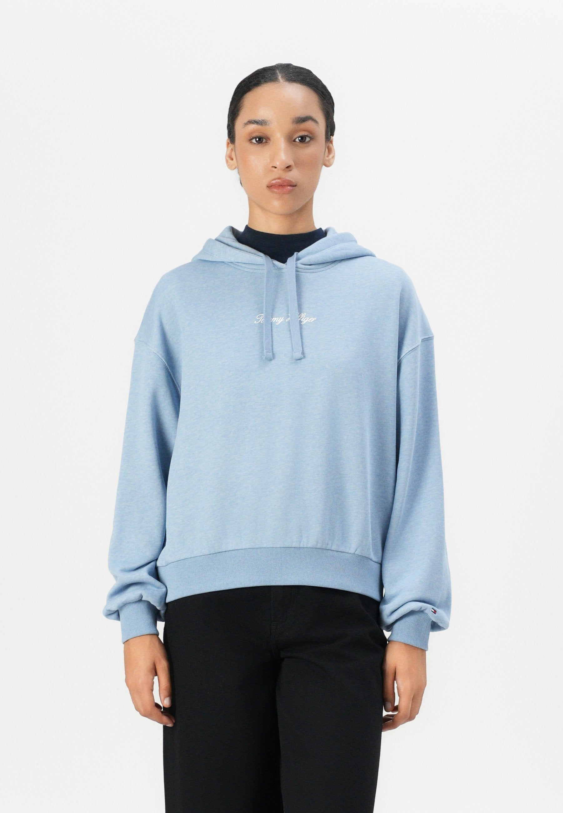 CLASSIC SCRIPT HOODIE Media 3