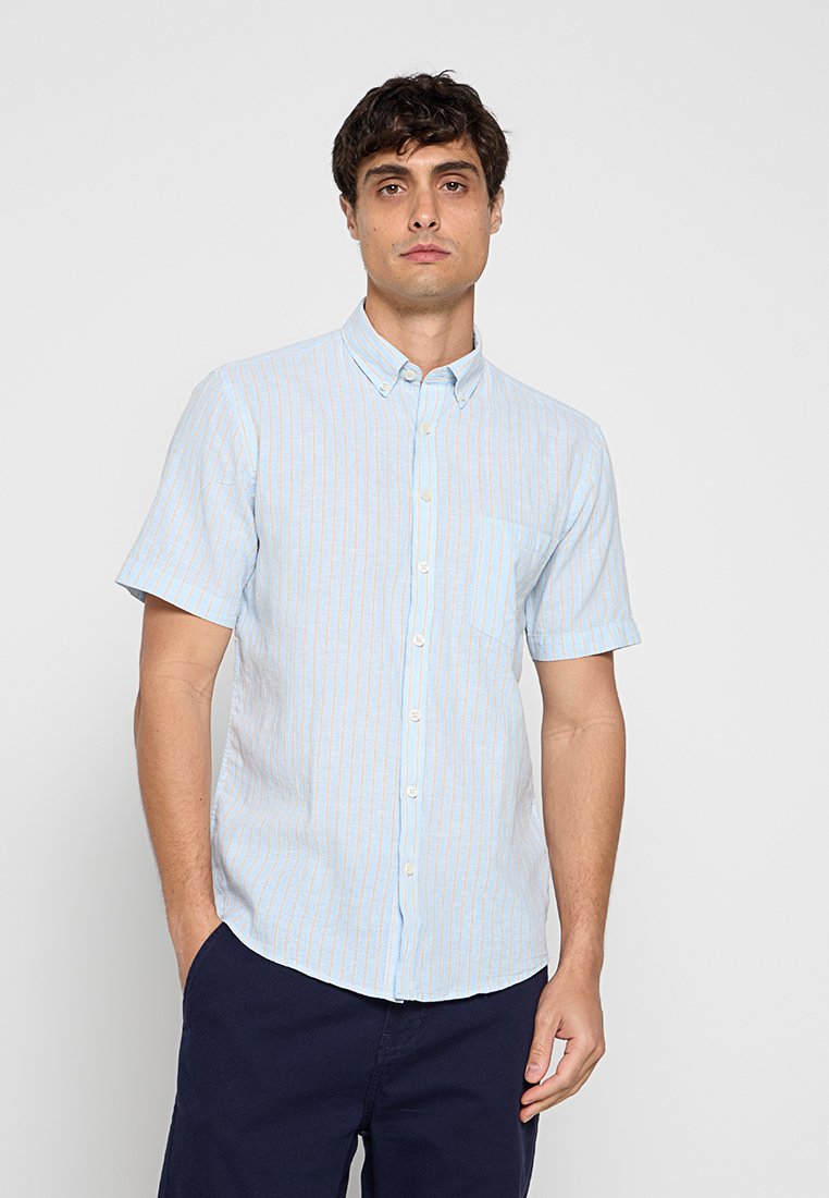 REGULAR FIT  Media 1