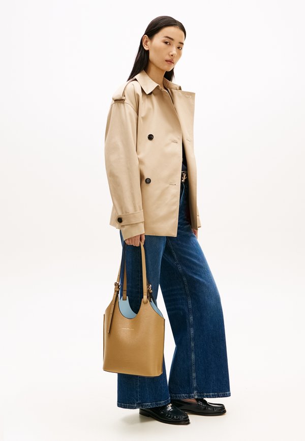 Tommy Hilfiger TH MODERN MINI TOTE - Handbag - safari canvas