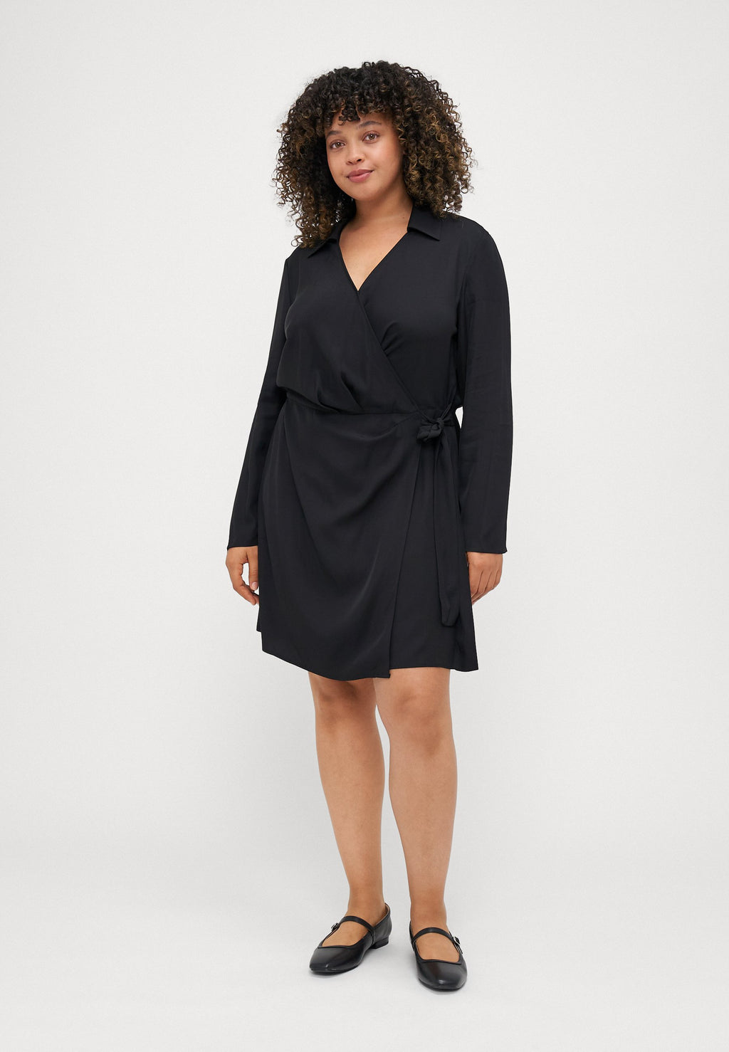 FLUID WRAP SHORT DRESS Media 2