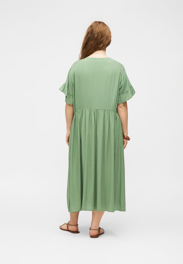 Vero Moda Curve VMCBELLA V NECK CALF DRESS