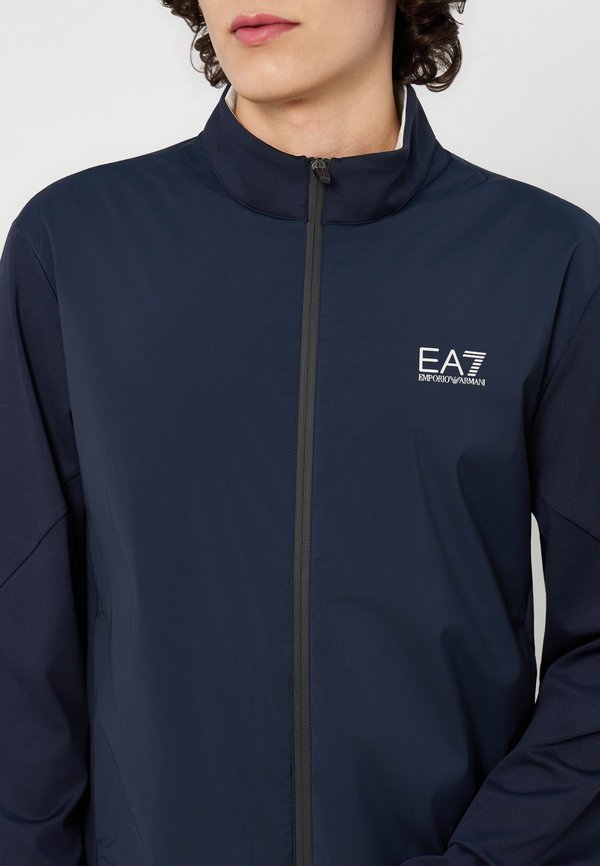 EA7 Emporio Armani