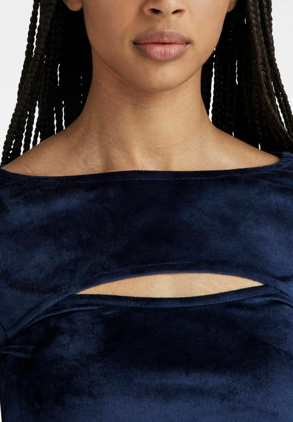 CUT OUT SLIM BOATNECK  Media 4