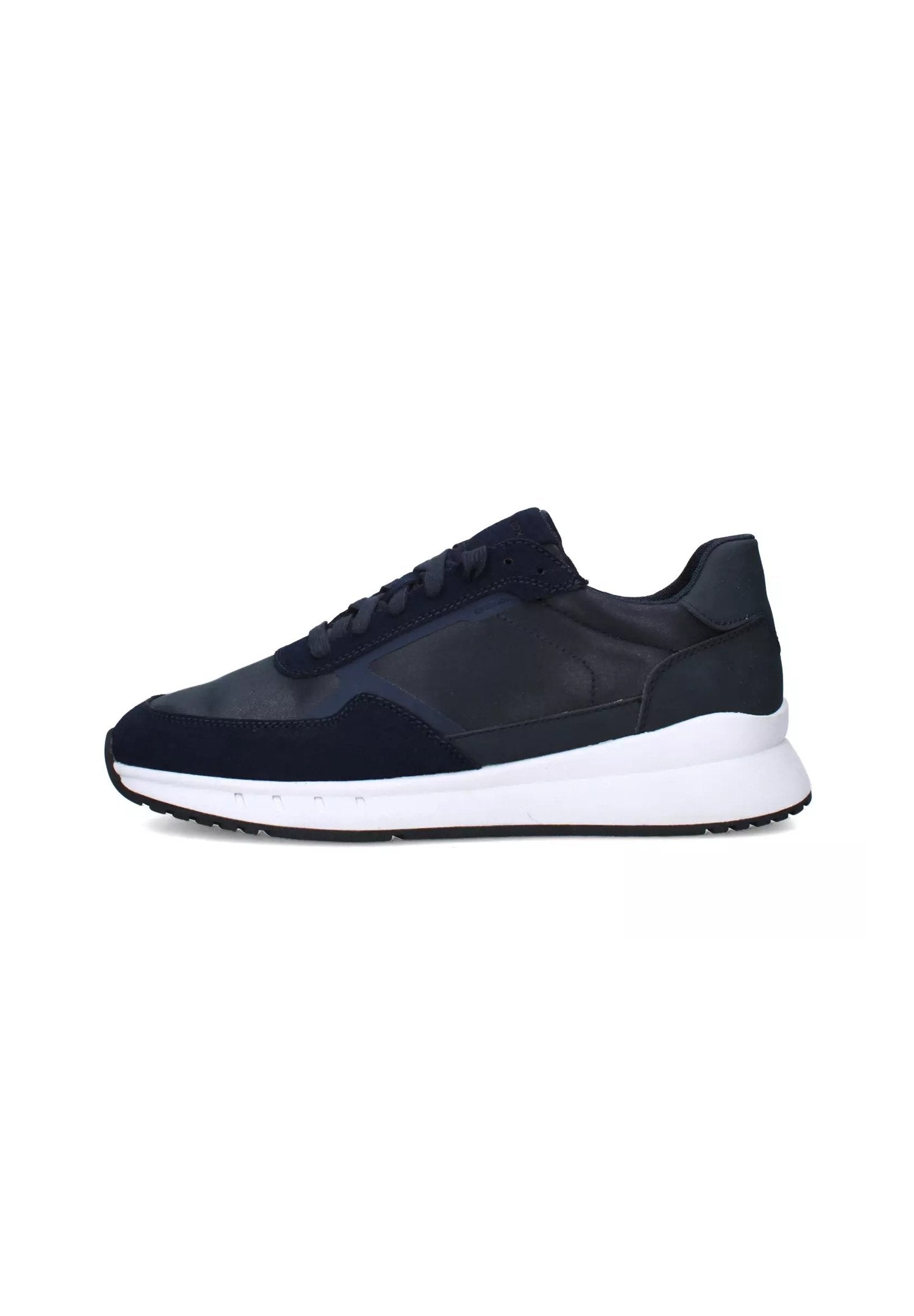 Marineblaue Sportschuhe aus glattem Leder und Wildleder, mit weißer Sohle und Schnürdesign. Verfügt über eine schlanke, minimalistische Silhouette.