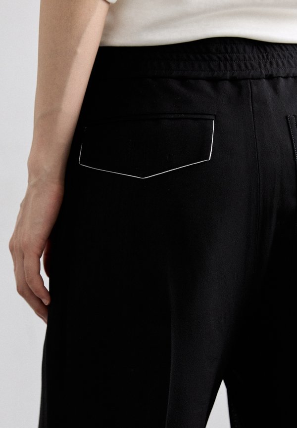 Victoria Beckham WAISTBAND DETAIL STRAIGHT LEG TROUSER