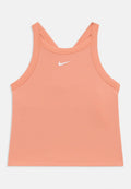 Pfirsichfarbene Sporttanktop aus strukturiertem Material, mit breiten Trägern und einem weißen Nike-Logo auf der Brust. Entworfen für Komfort und Leistung.
