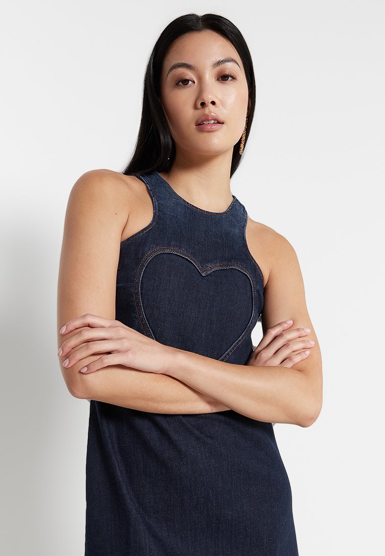 Love Moschino