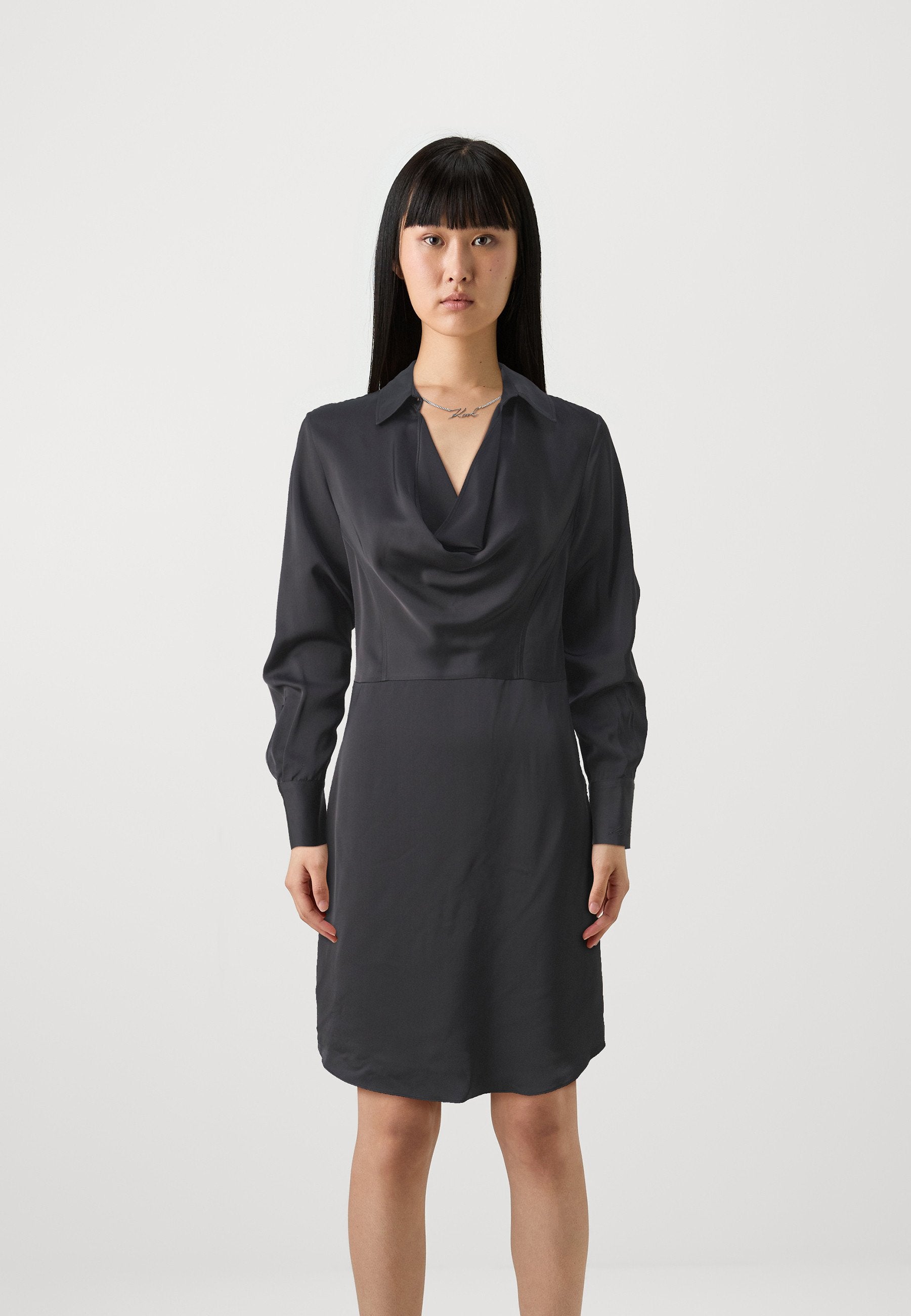 DRESS CHAIN Media 3