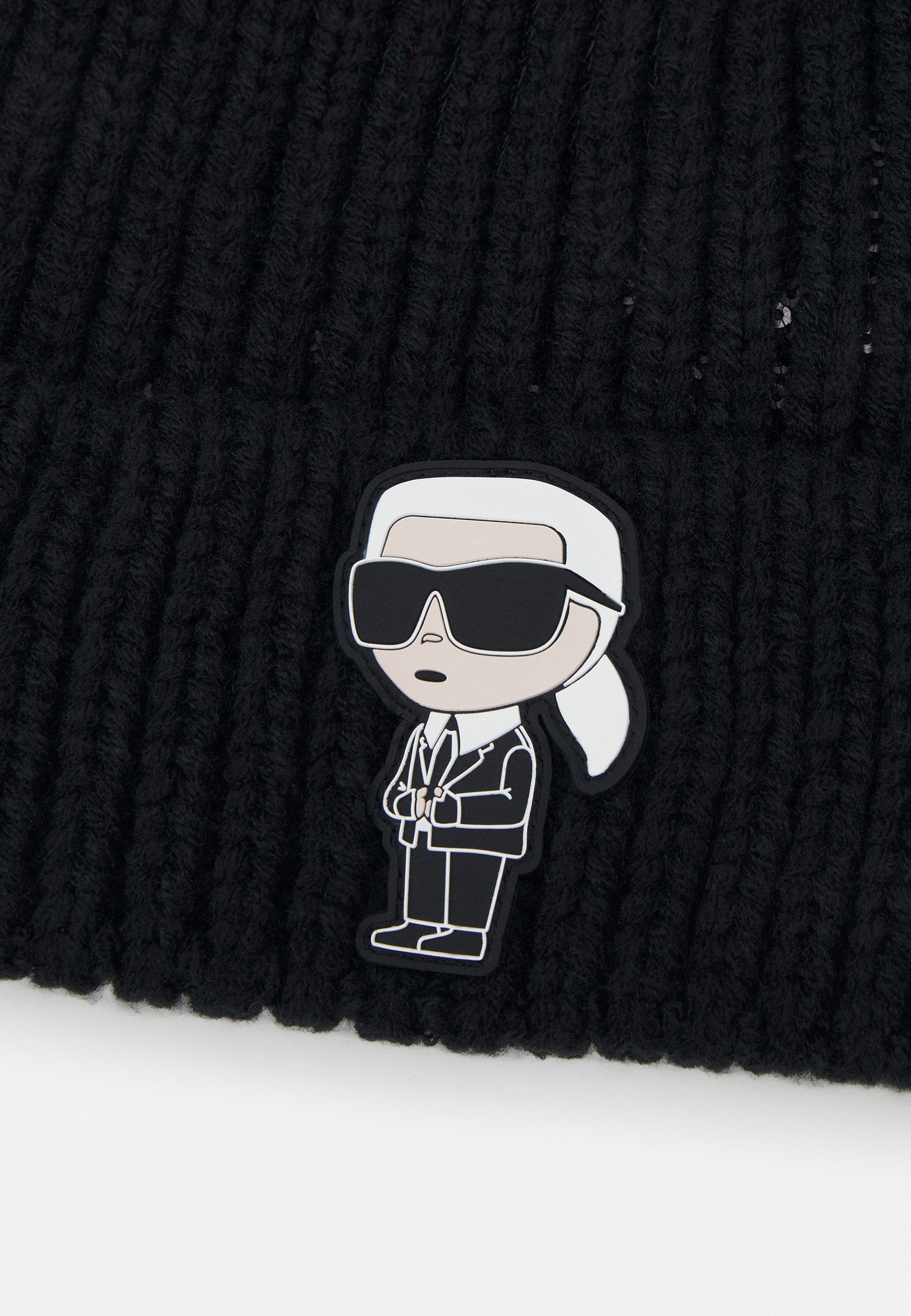 BONNET UNISEX Media 3