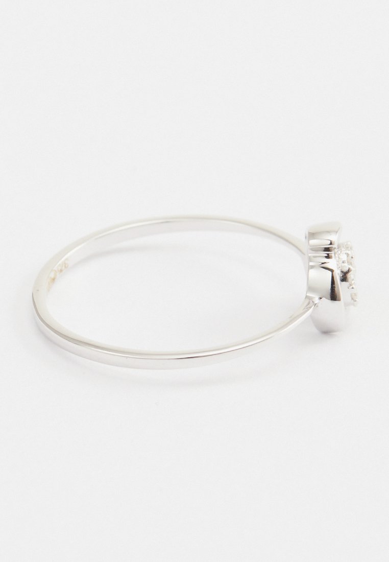 Le Diamantaire 0.08 CT DIAMOND