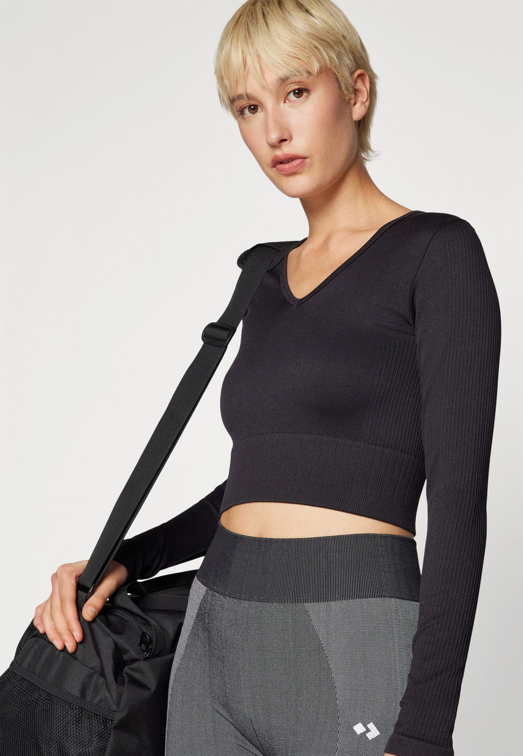 ONLY Play ONPFREE SHORT SEAM TOP